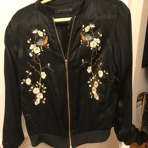 Black Zara floral bomber, size XS!
